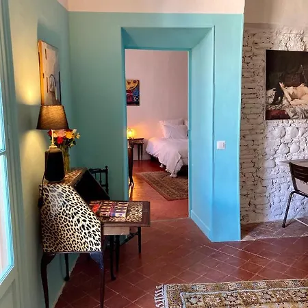 D'hotes Hyper Oda ve Kahvaltı